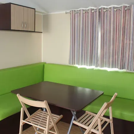 Mobil-home Pour 6 Pers Avec Terrasse & Piscine - Camping 4* Vic-la-Gardiole